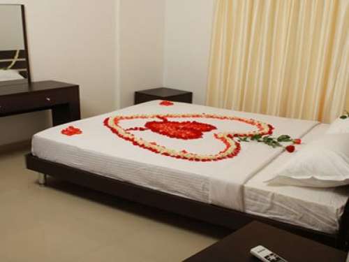 Summit Suites